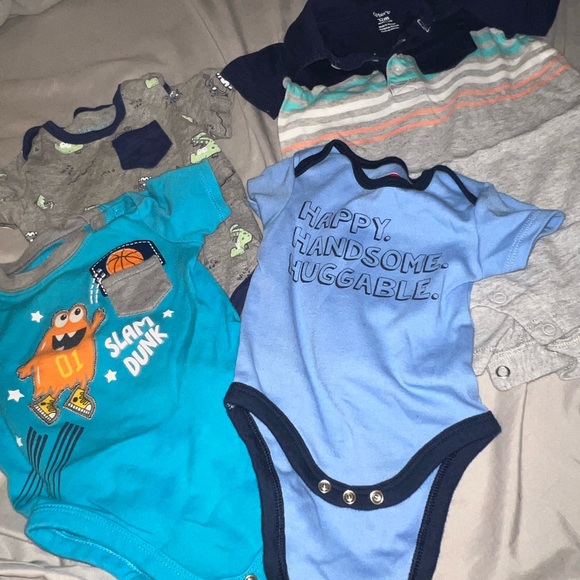Baby boy onesie bundle - Picture 2 of 6